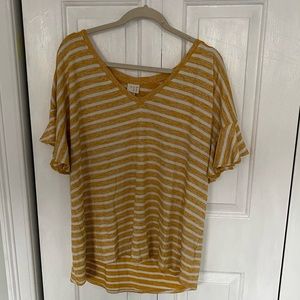 women’s XXL striped v-neck T-shirt